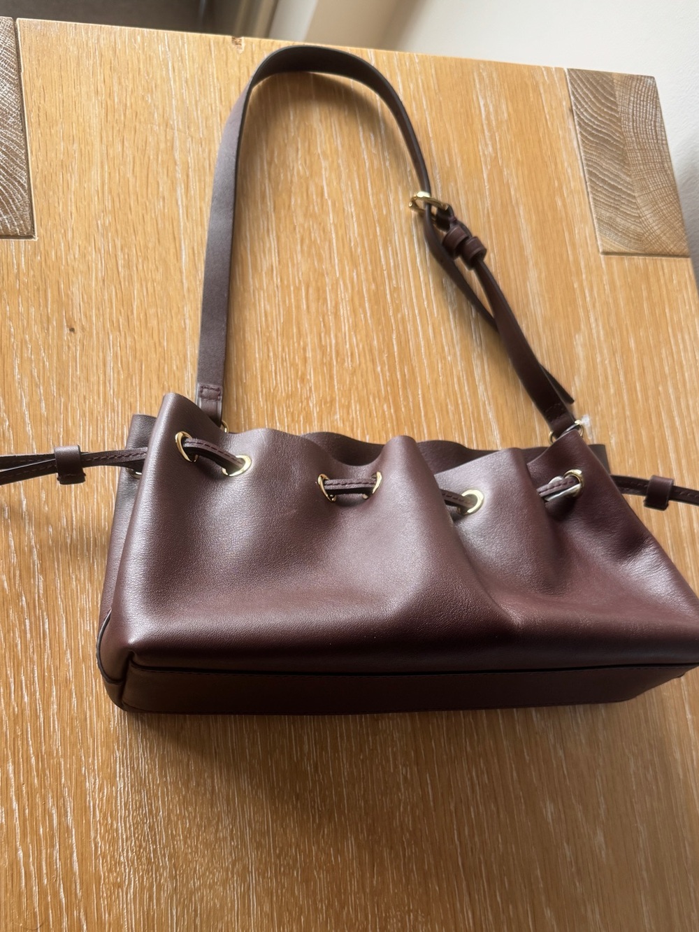 NWT MADEWELL Drawstring Clutch Mini Bag 100% Leather Chocolate Raisin NY176 - Picture 4 of 16